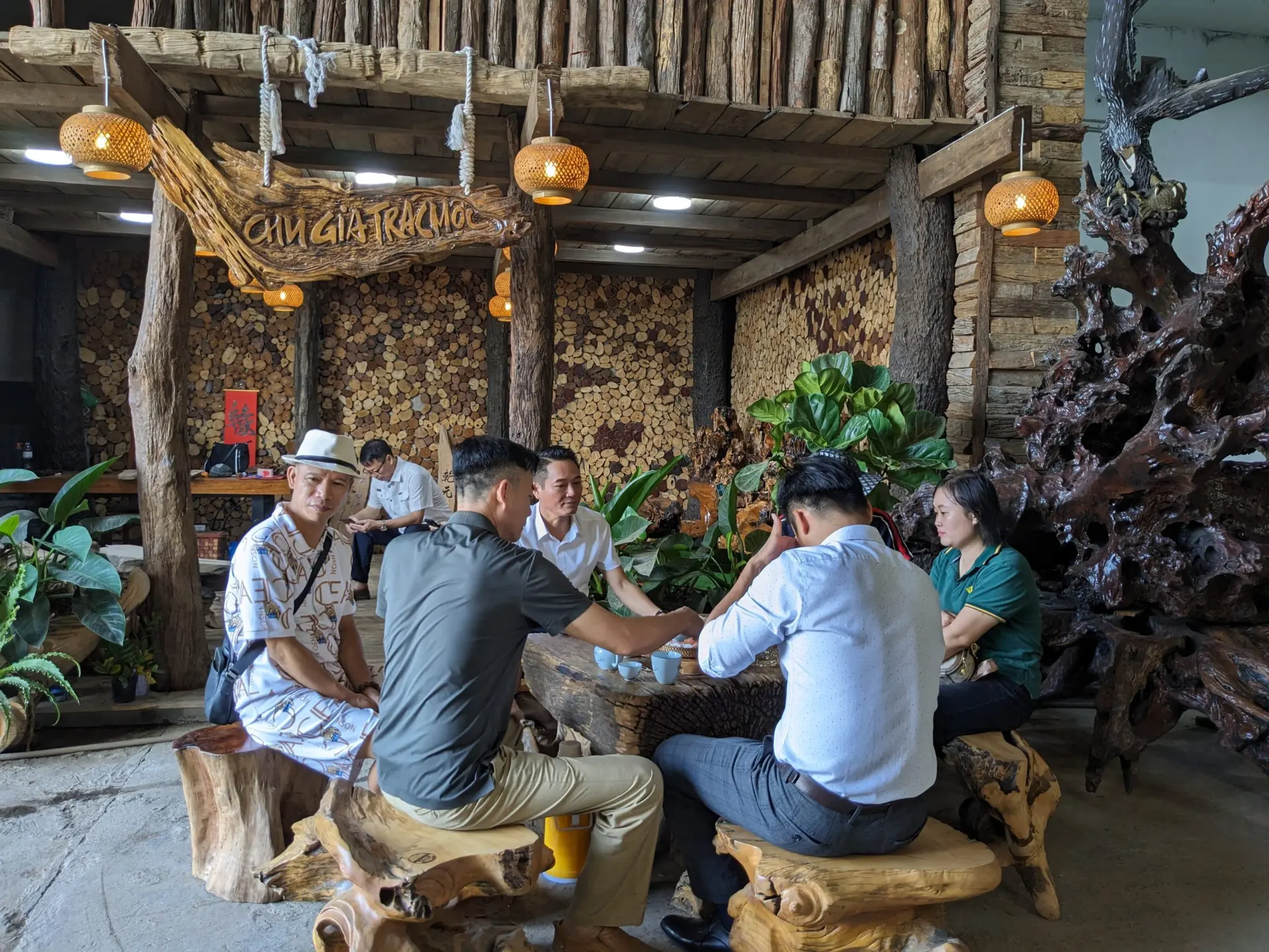 Khách hàng (18/9/2024)