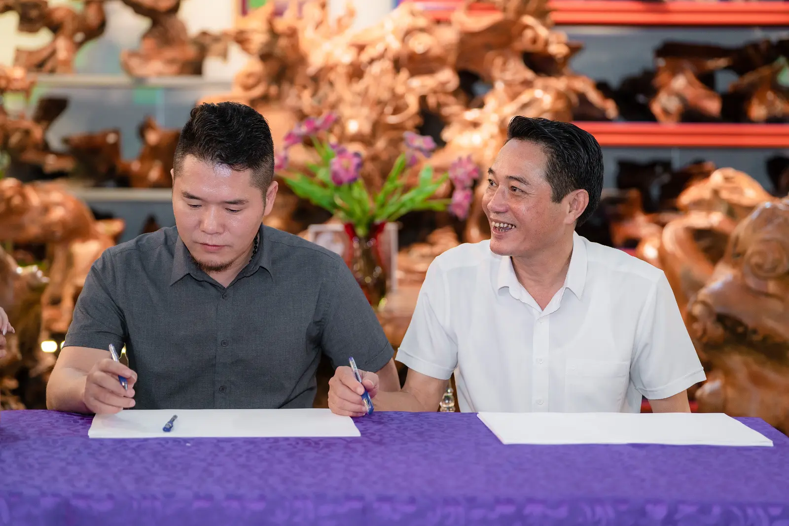 THẮT CHẶT NHỊP CẦU VĂN HÓA VIỆT – TRUNG: THẦY HỒ KHAI THẦN CÙNG ĐOÀN HỒ TỘC DƯỠNG SINH THĂM CHU GIA TRÁC MỘC