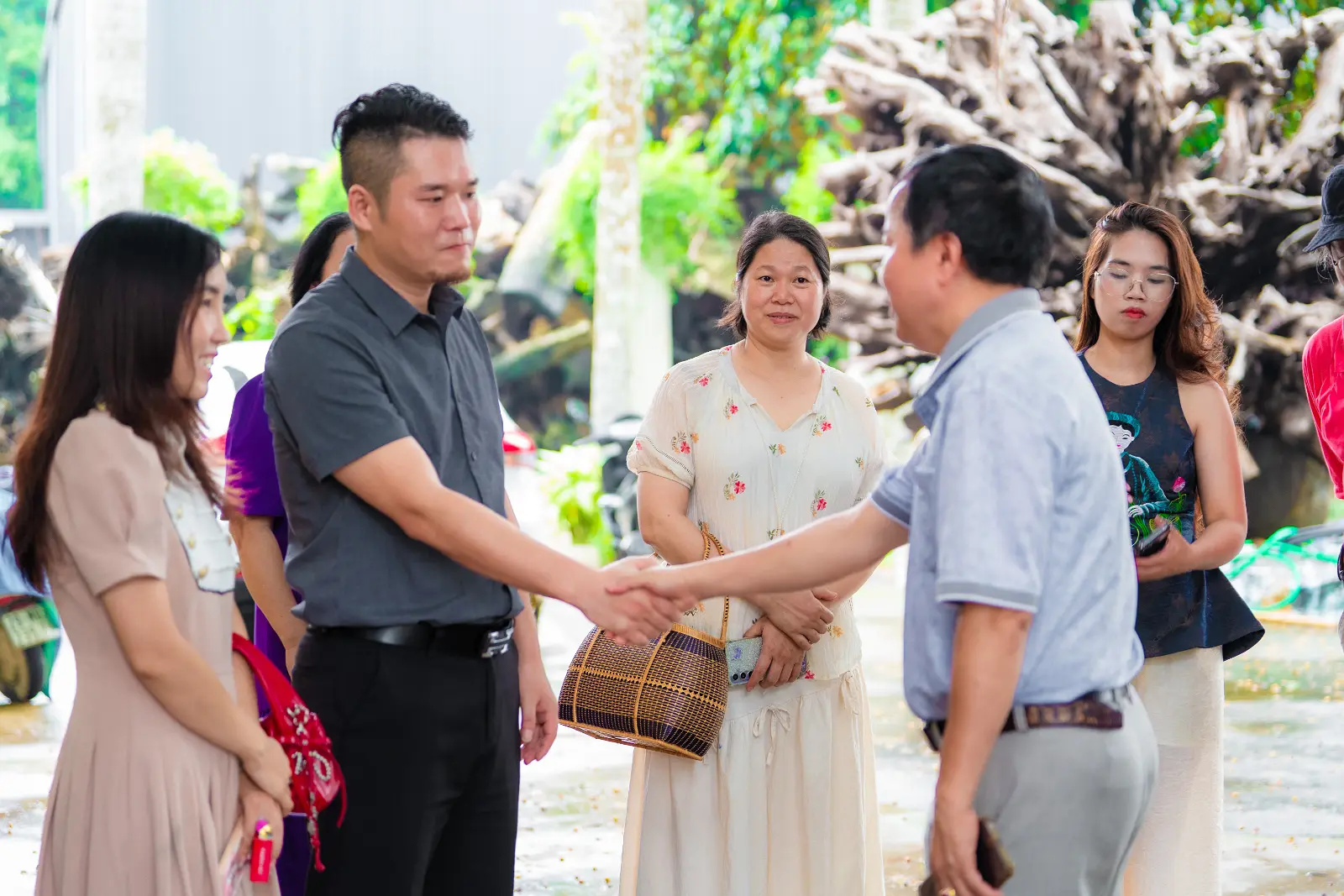 THẮT CHẶT NHỊP CẦU VĂN HÓA VIỆT – TRUNG: THẦY HỒ KHAI THẦN CÙNG ĐOÀN HỒ TỘC DƯỠNG SINH THĂM CHU GIA TRÁC MỘC